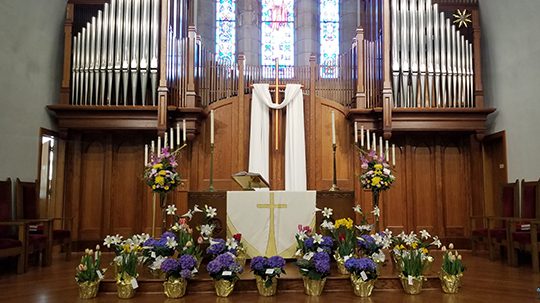 The altar of St Olaf Lutheran Church in Fort Dodge, Iowa,